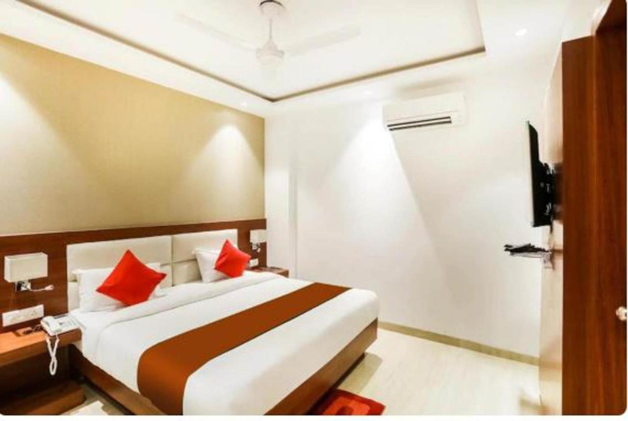 Hotel Royal Sky Luxury Near Delhi Airport New Delhi Bagian luar foto