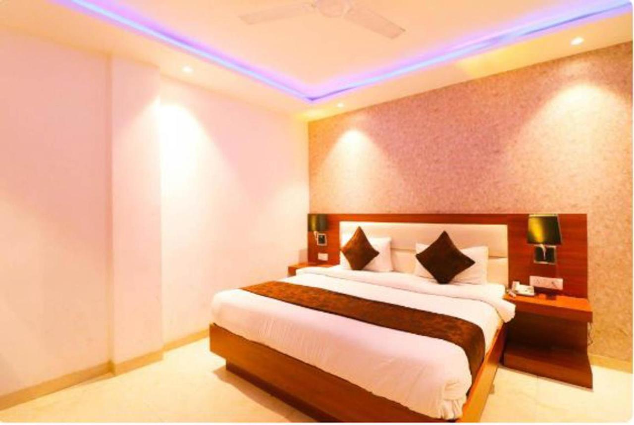 Hotel Royal Sky Luxury Near Delhi Airport New Delhi Bagian luar foto