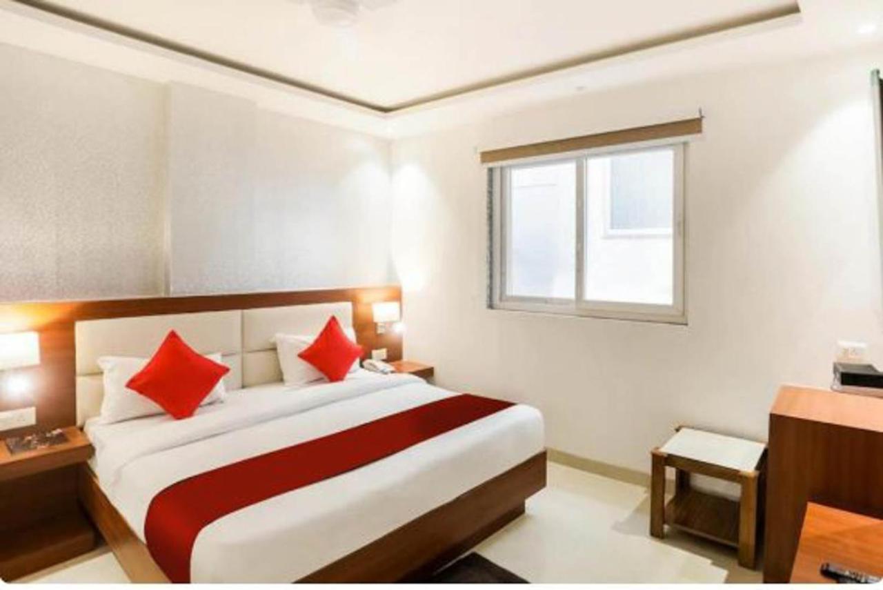 Hotel Royal Sky Luxury Near Delhi Airport New Delhi Bagian luar foto